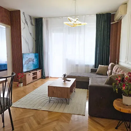 Crown Apartamento