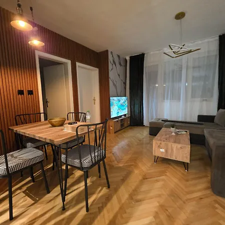 Crown Apartamento