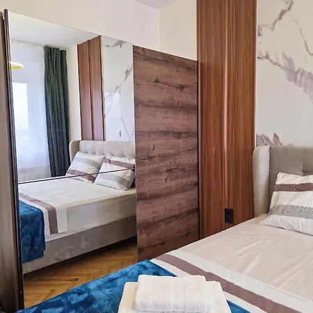 Crown Apartment