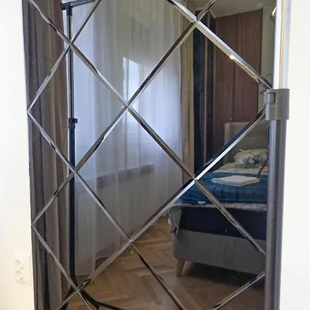 Crown Apartment